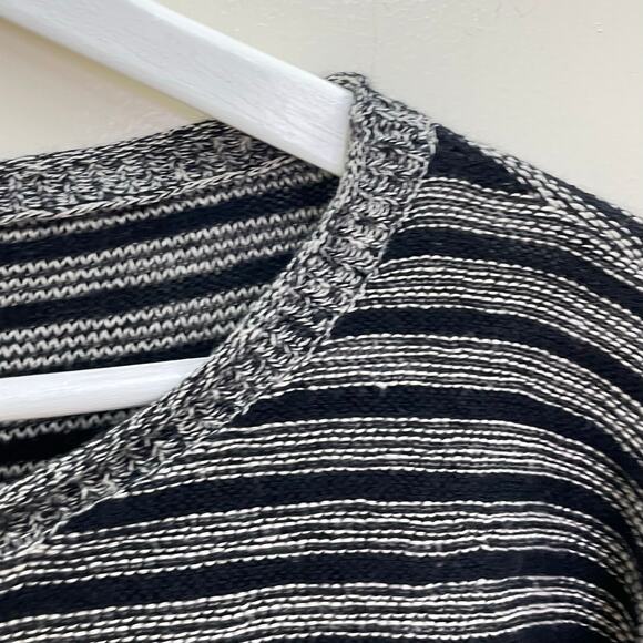 Eileen Fisher Size M Black Striped Wool-Linen Knit Relaxed Fit Lagenlook Sweater - Picture 4 of 7